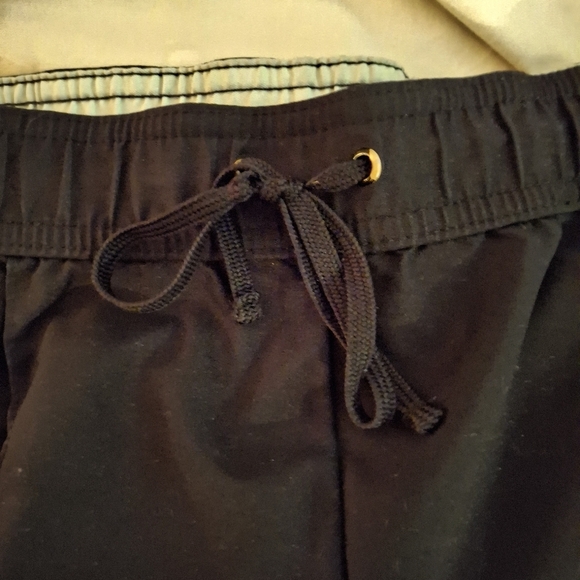 Black Men's Sweat Pants With Green And White Stripes And Elastic Waist - Picture 4 of 7